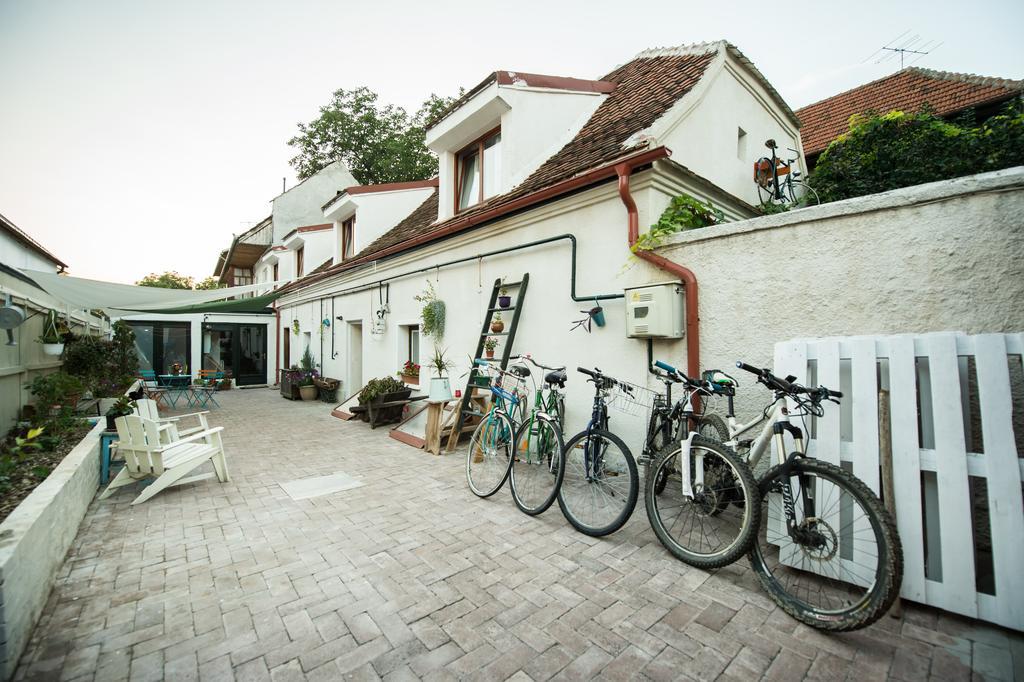 Bike House - 250-Year-Old Restored House In A Quiet Area Braşov Eksteriør bilde